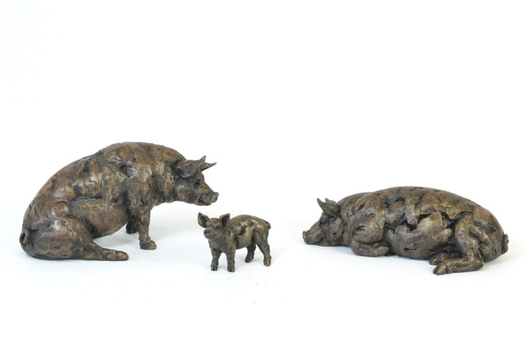 Pig Family sculptures