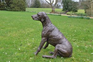 bronze pointer dog statue