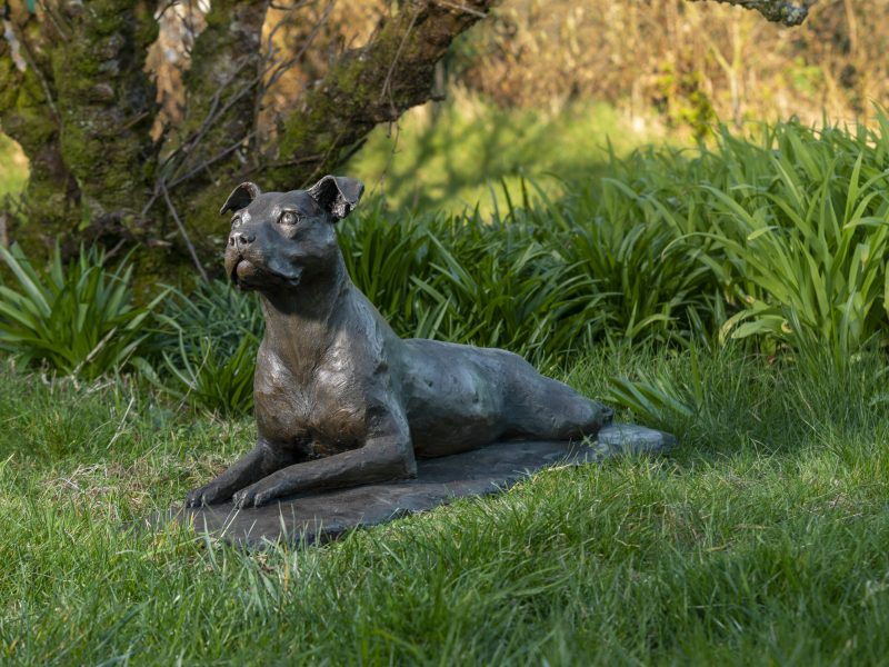 Eisenfigur Staffordshire Bullterrier Hund Figur Skulptur Eisen Antik-Stil 33cm 