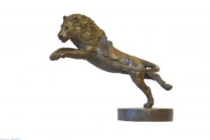 Lion and Dove Sculpture side