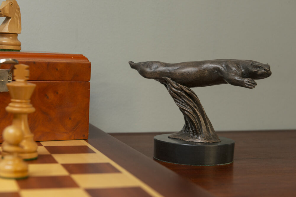 10 Tanya Russell animal sculptures - bronze Swimming Otter sculpture otters statue BR_03