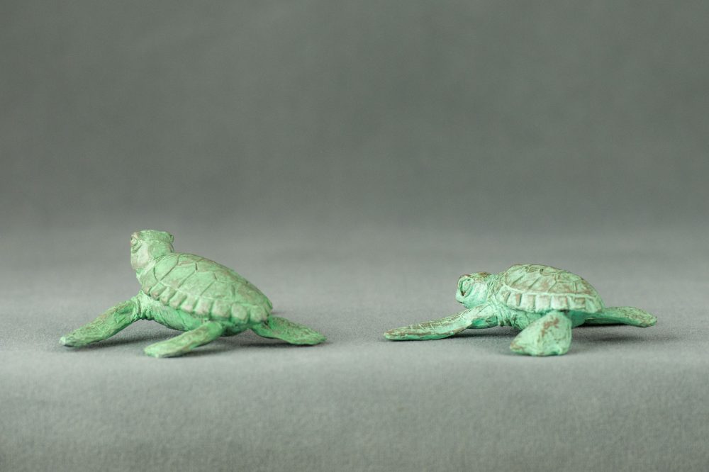 3 ''Pair of Baby Turtles-, Bronze Turtles, Turtle Sculpture, Turtle Statue, Bronze Resin Tanya Russell Animal Sculptures (4 of 11)