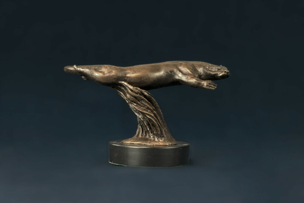 6 Tanya Russell animal sculptures - bronze Swimming Otter sculpture otters statue BR_06