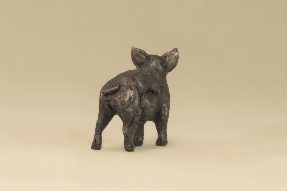 pig sculpture