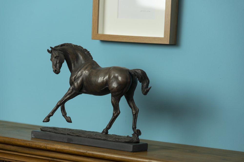 Mantlepiece horse statue