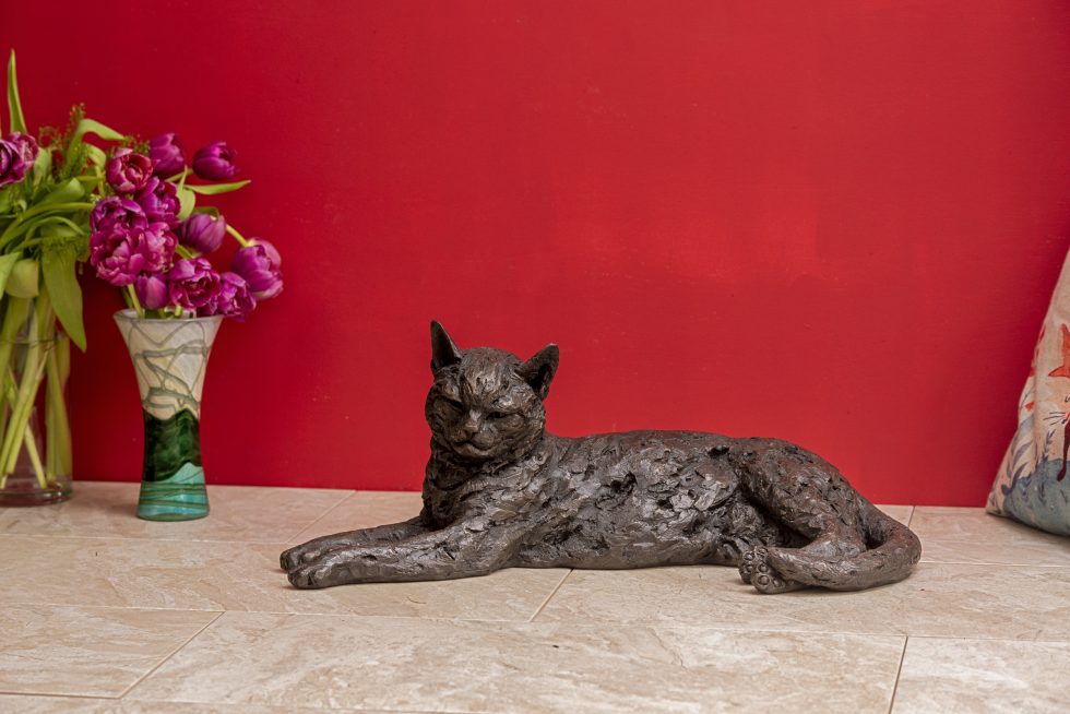 Lying Life Size Cat Sculpture Outdoor Bronze Cat Statue