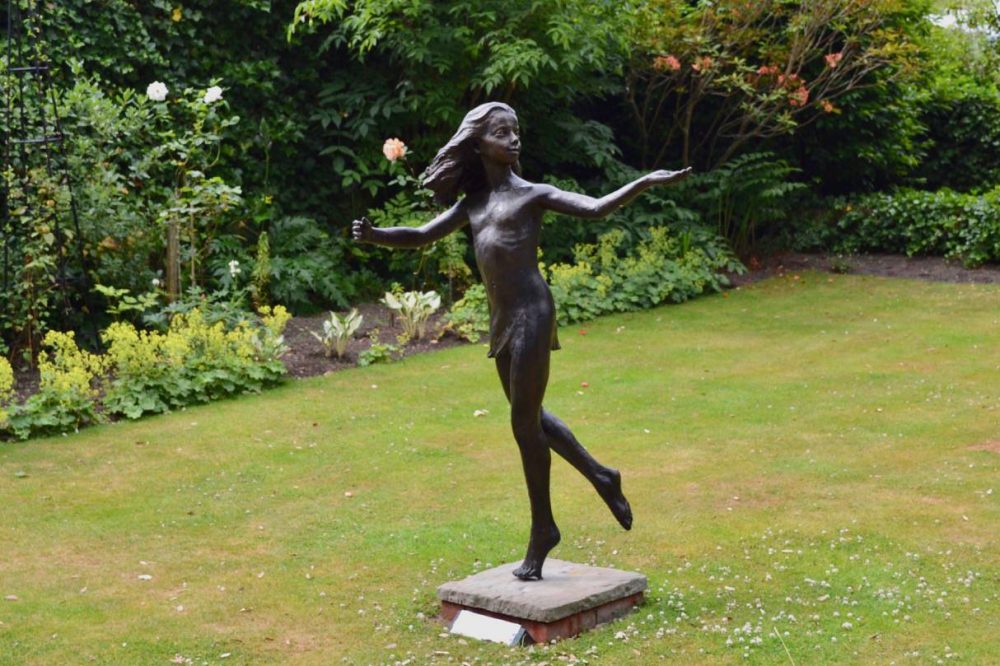 Dancing Girl Sculpture