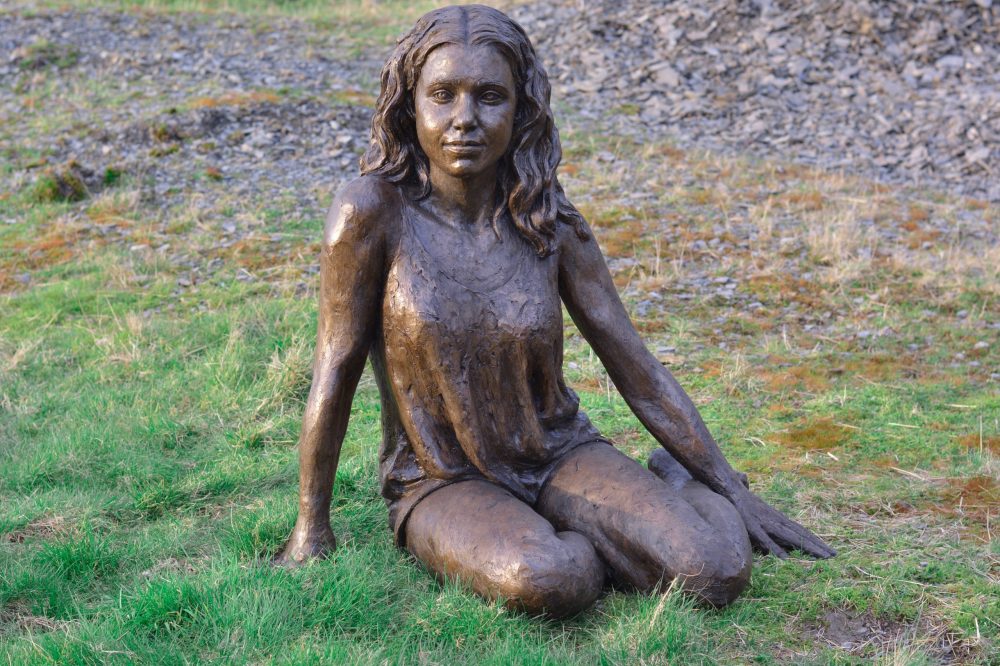 Outdoor Garden Sitting Girl Sculpture