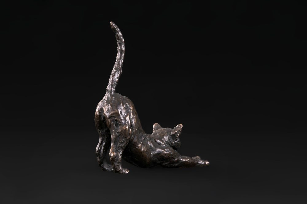 Foundry Bronze stretching cat Statue