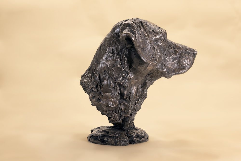 Labrador portrait statue