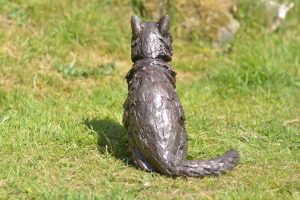 sitting longhaired cat bronze statue