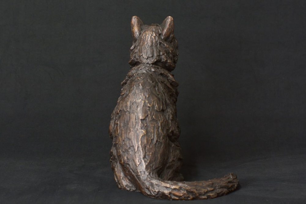 sitting cat statue