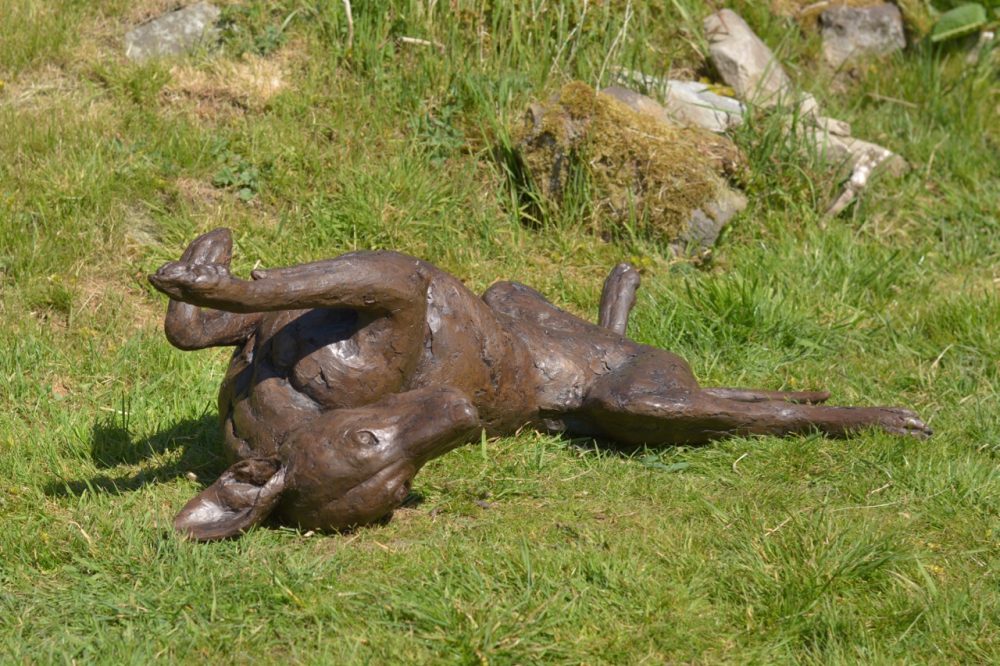 bronze lying vizsla statue