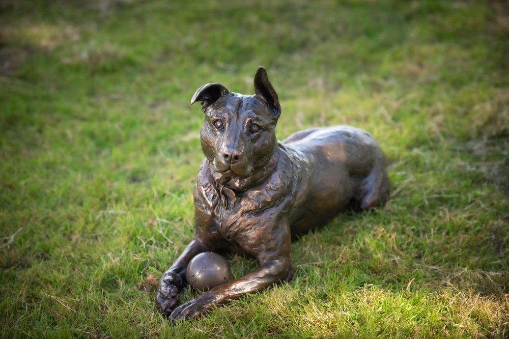 2 Lying Crossbreed Dog with Ball, Dog Statue, Lying Mixed Breed Dog, Foundry Bronze Metal, Tanya Russell Animal Sculptures (12 of 16)