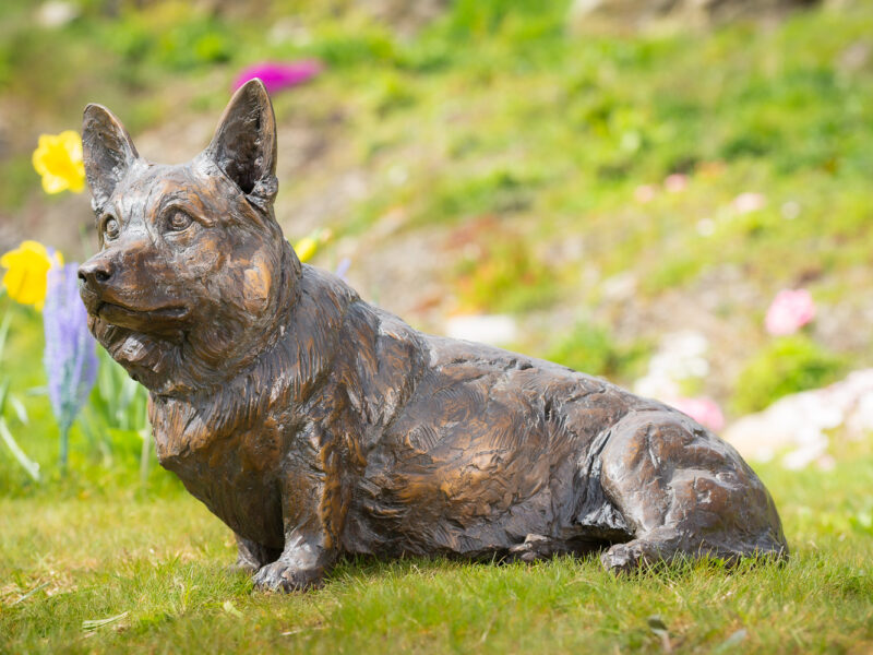 SITTING CORGI SCULPTURE