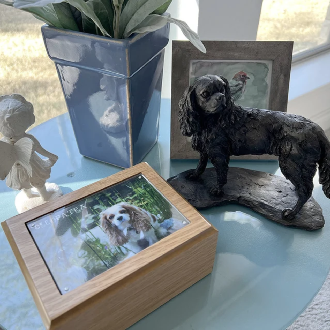 Vizsla sculpture right side view